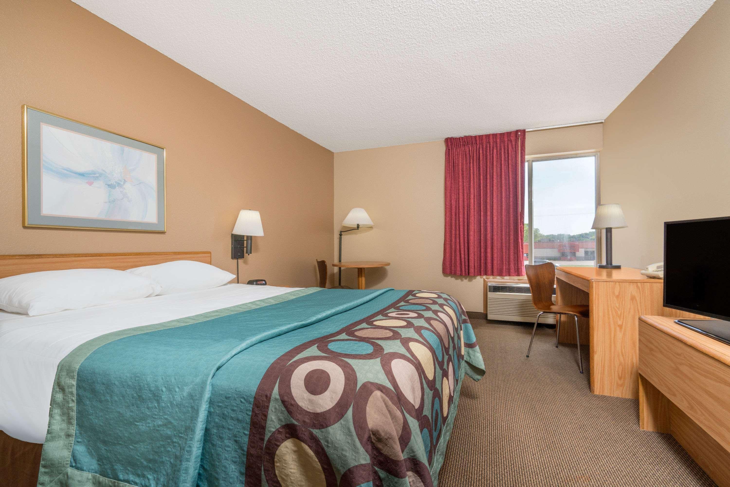 במוטל Super 8 By Wyndham Menomonie Wi מראה חיצוני תמונה