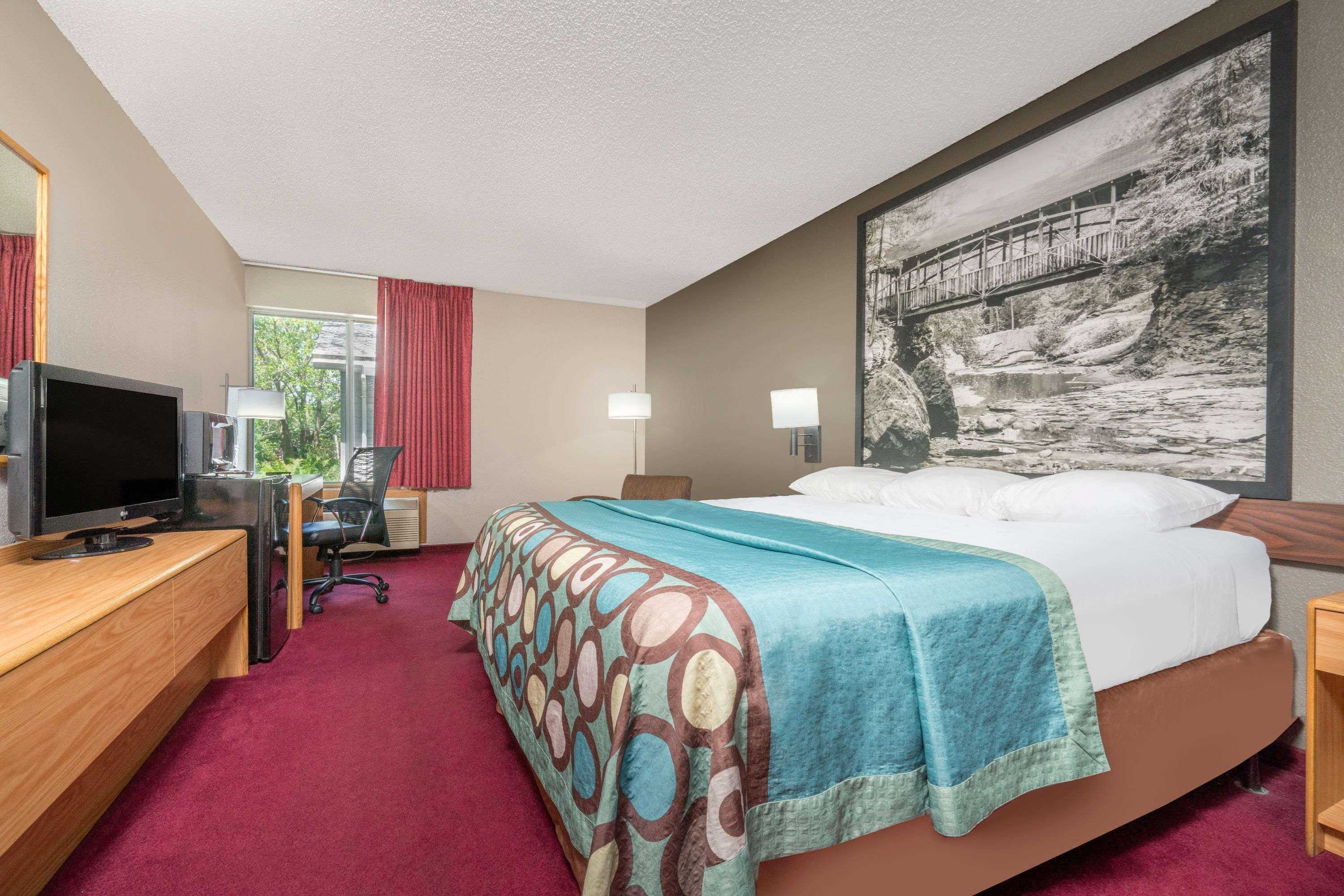 במוטל Super 8 By Wyndham Menomonie Wi מראה חיצוני תמונה