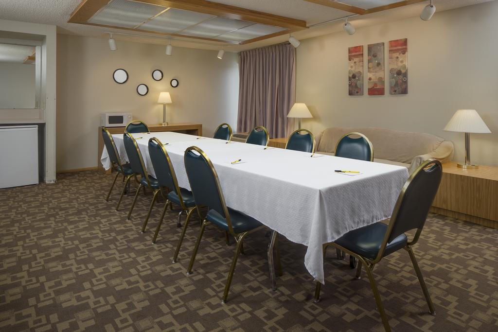 במוטל Super 8 By Wyndham Menomonie Wi מראה חיצוני תמונה